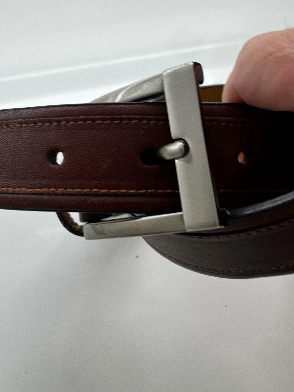 Classic Brown Leather Men's Belt - Timeless Style
